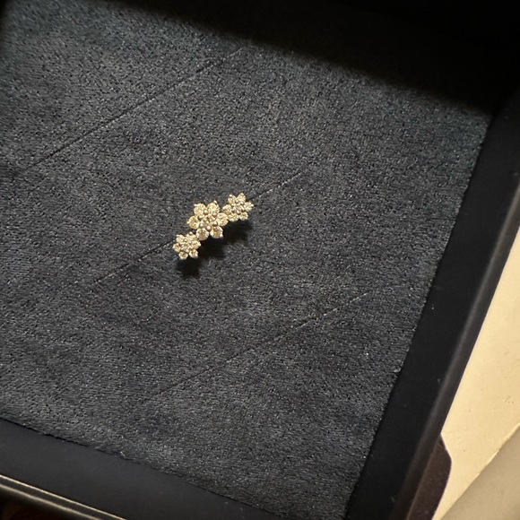 THREE FLOWER GARLAND DIAMOND THREADED STUD EARRING WHITE GOLD MARIA TASH - Picture 7 of 9